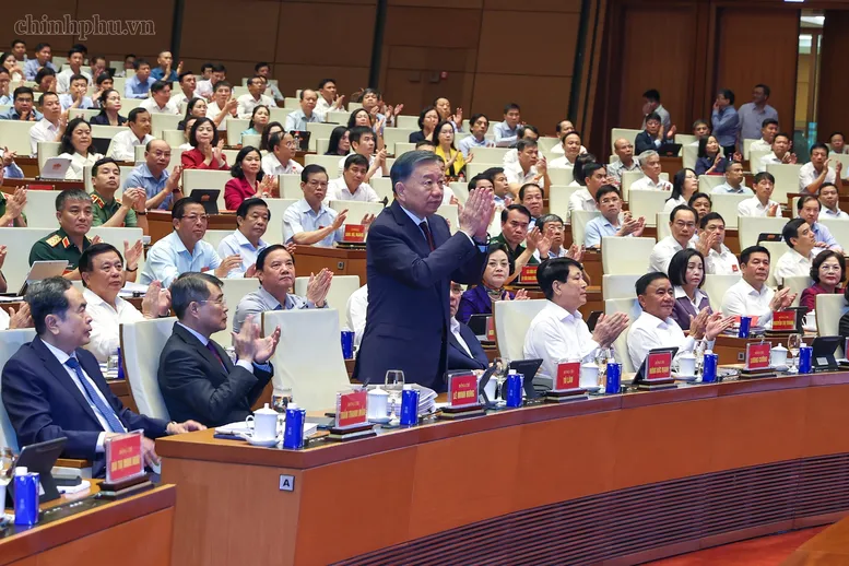 L&atilde;nh đạo Đảng, Nh&agrave; nước dự Hội nghị qu&aacute;n triệt, triển khai thực hiện một số nghị quyết, chỉ thị của Bộ Ch&iacute;nh trị  - Ảnh 1.