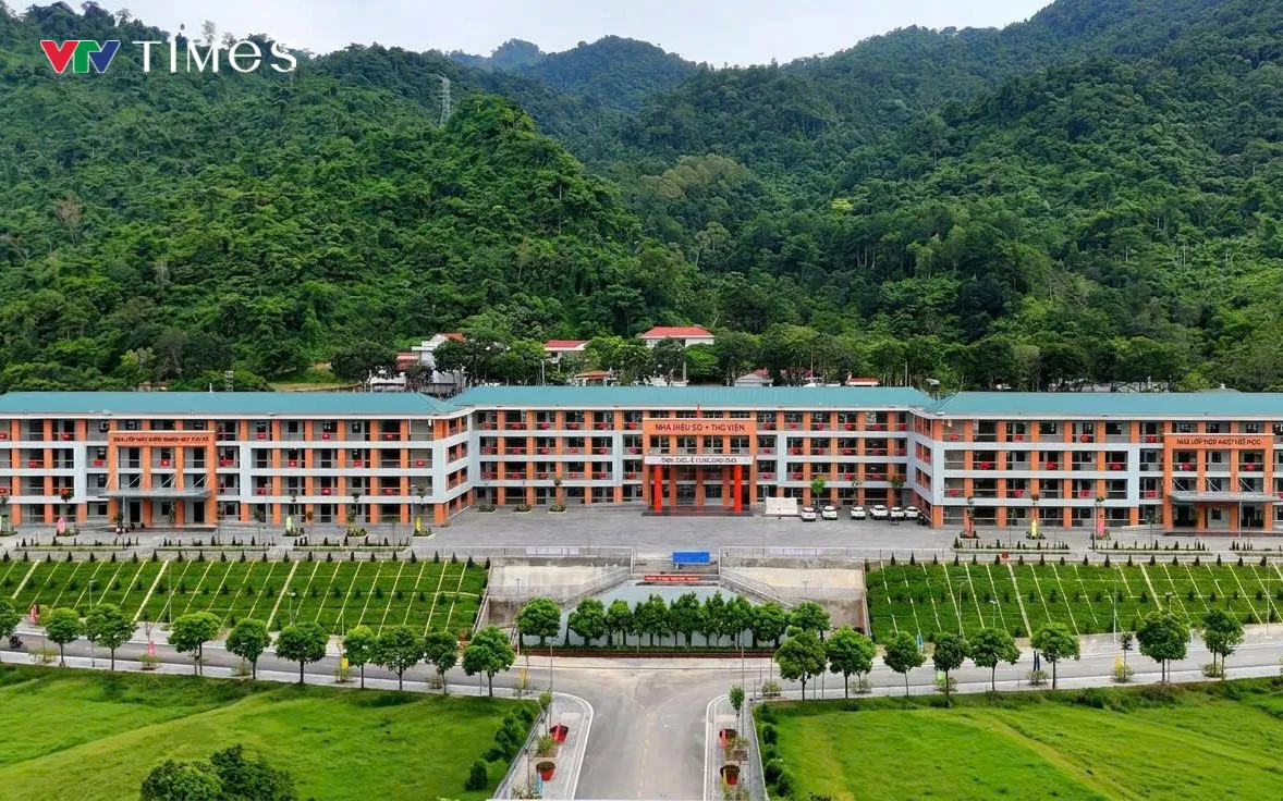 Những ngôi trường mới nơi biên cương mở ra thêm cơ hội học tập, nuôi dưỡng ước mơ cho học sinh các dân tộc Lai Châu. Ảnh: TT