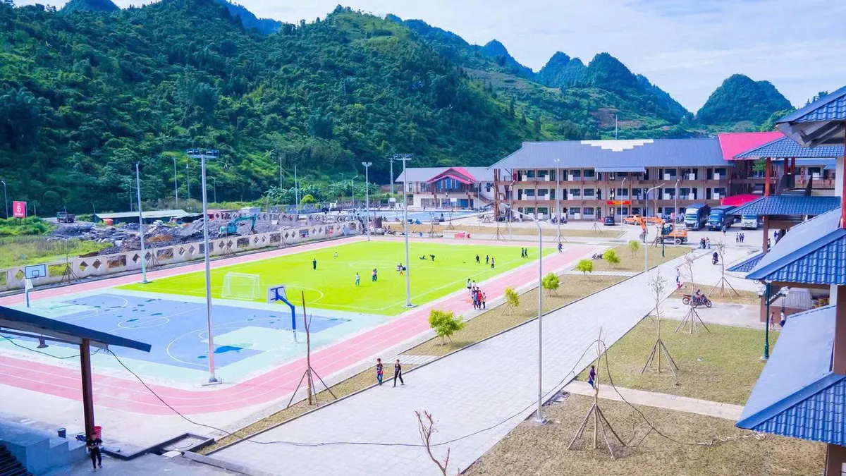 108 ng&ocirc;i trường mới mở c&aacute;nh cửa tương lai nơi bi&ecirc;n cương - Ảnh 2.