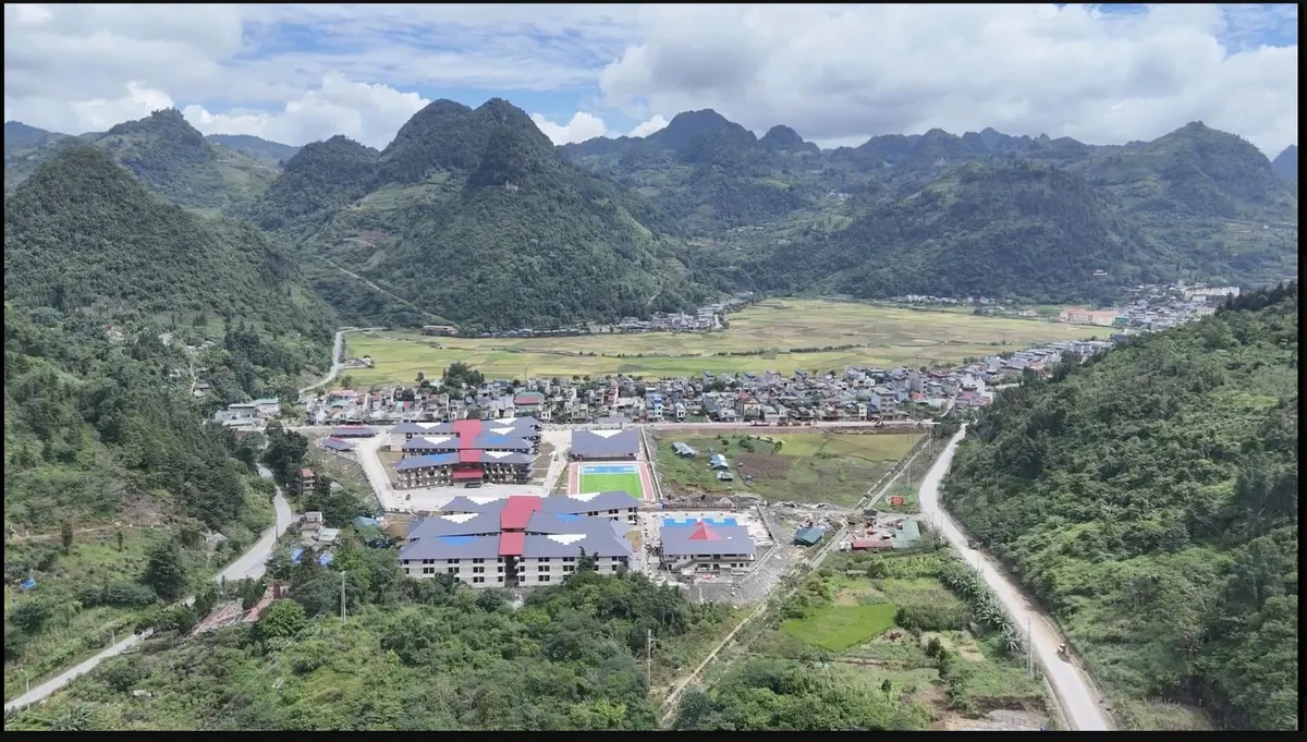 TRỰC TIẾP: Cầu truyền hình Lễ Khai giảng năm học 2026 - 2027 và Khánh thành các trường nội trú liên cấp - Ảnh 1.