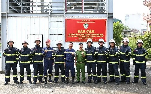 Cục Cảnh sát PCCC và CNCH đã tuyển chọn 9 cán bộ, chiến sĩ tinh nhuệ từ công an các đơn vị, địa phương.
