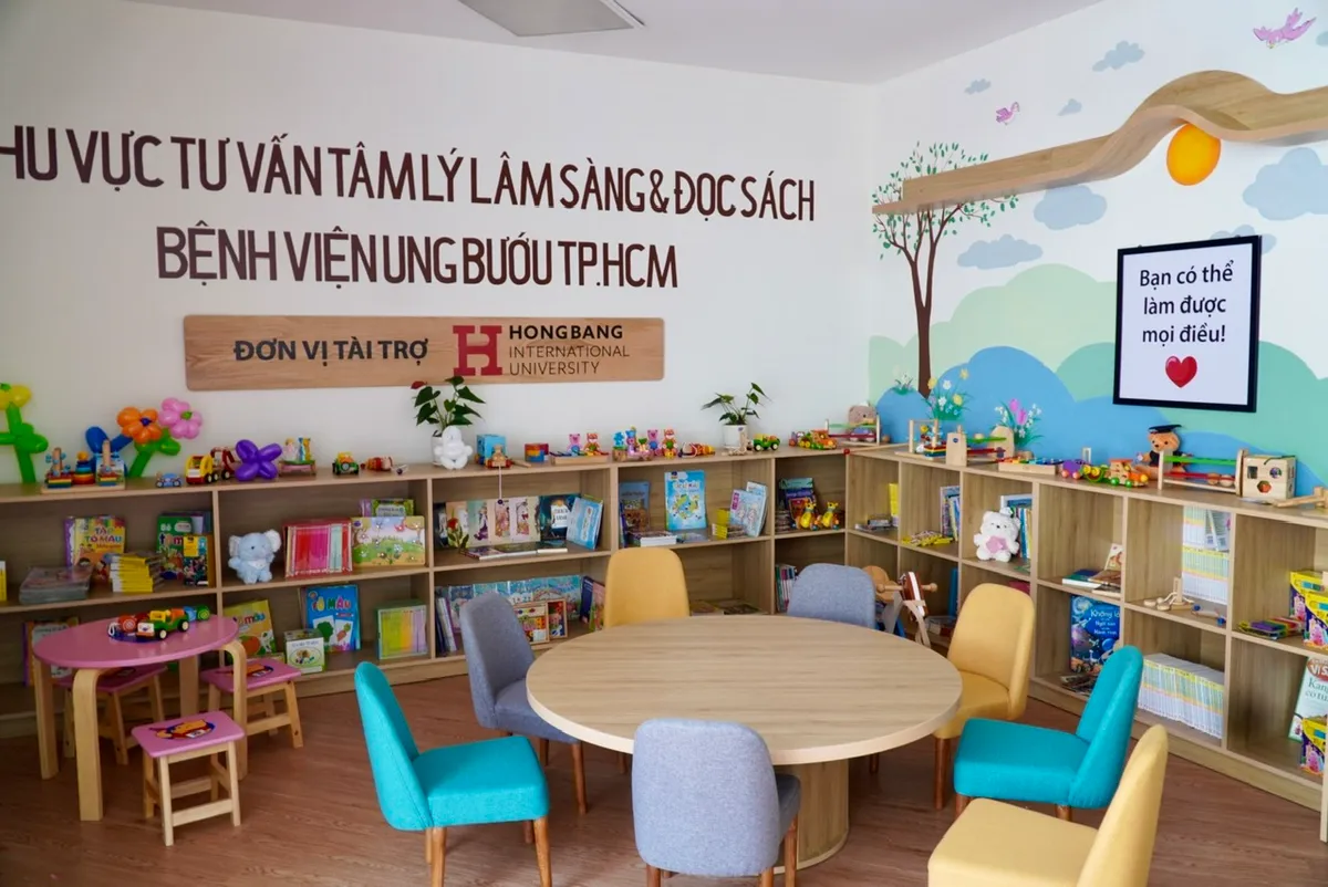 Lễ khai giảng đặc biệt của bệnh nhi ung thư- Ảnh 17.