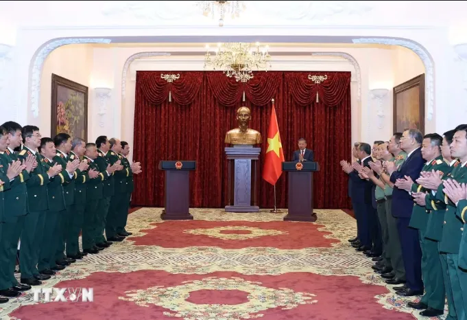 Trao Quyết định thăng qu&acirc;n h&agrave;m Thượng tướng cho đồng ch&iacute; L&ecirc; Quang Đạo - Ảnh 3.