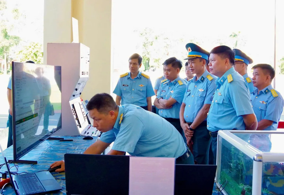Sư đoàn 365 năm 2026: Đẩy mạnh chuyển đổi số, nâng cao năng lực sẵn sàng chiến đấu - Ảnh 1.