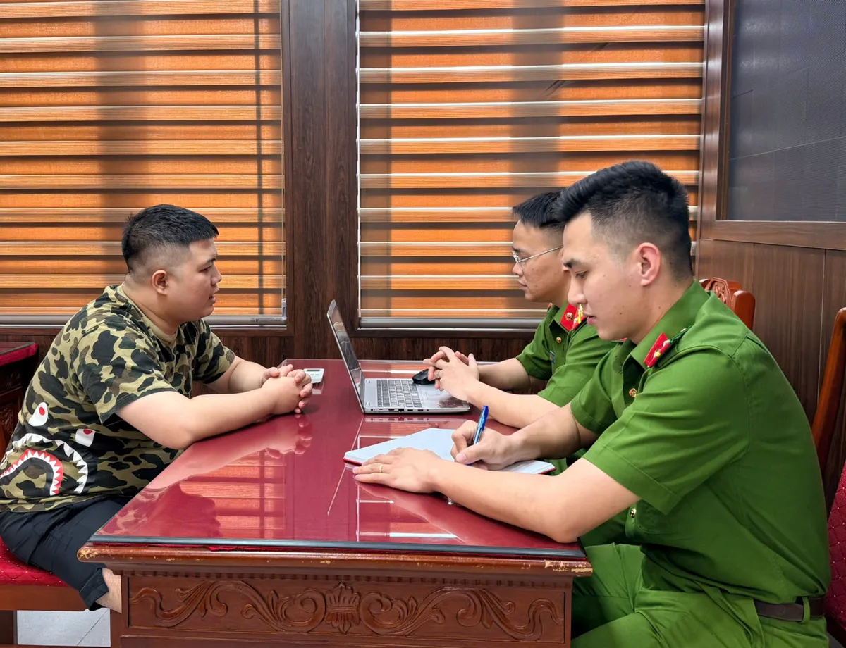 Triệu tập 3 người liên quan vụ xe cứu thương thu 9,5 triệu đồng ở Thanh Hóa - Ảnh 2.
