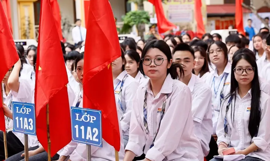 Chủ tịch Quốc hội Trần Thanh Mẫn dự Lễ khai giảng năm học mới tại Hưng Yên - Ảnh 5.