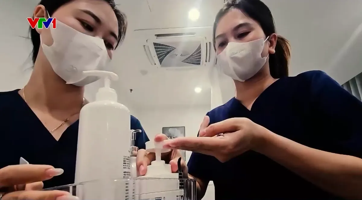Cẩn trọng dịch vụ &ldquo;l&agrave;m trắng da c&ocirc;ng nghệ cao&rdquo; - Ảnh 1.