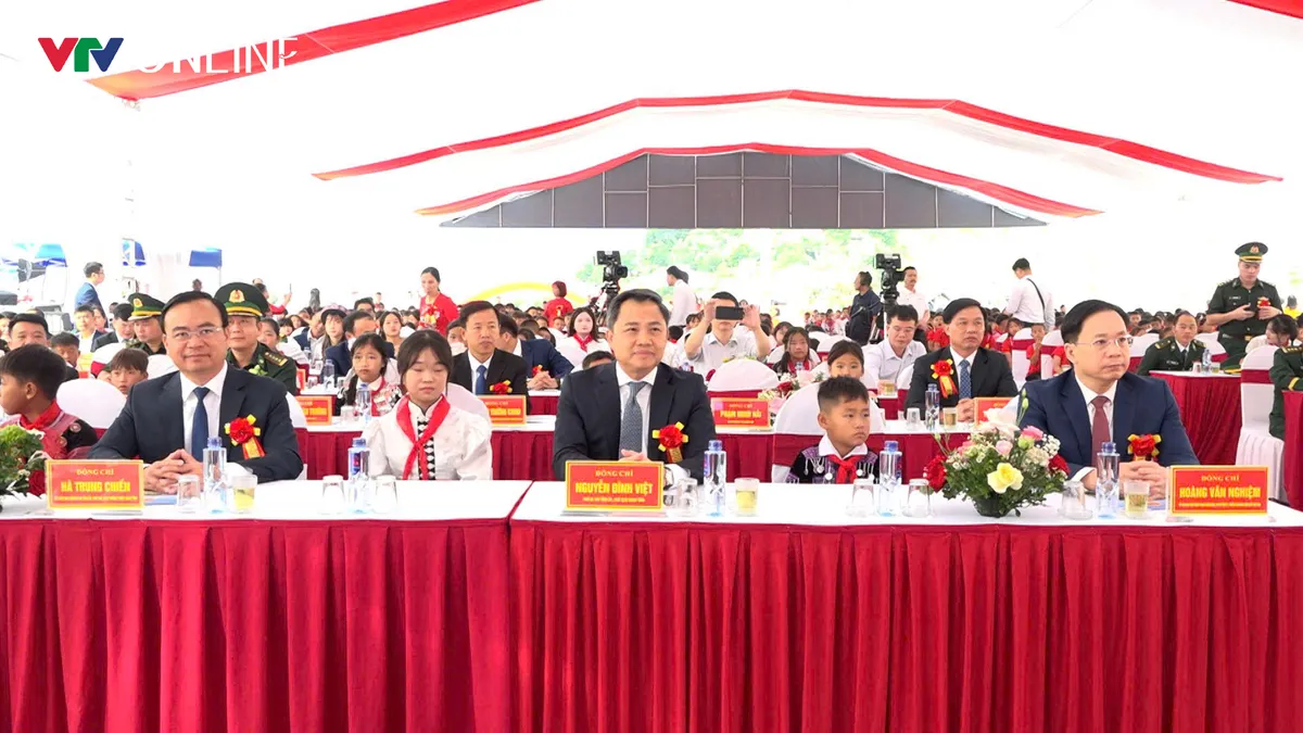 Ph&oacute; Chủ tịch nước V&otilde; Thị &Aacute;nh Xu&acirc;n dự khai giảng tại trường nội tr&uacute; v&ugrave;ng bi&ecirc;n Sơn La - Ảnh 3.