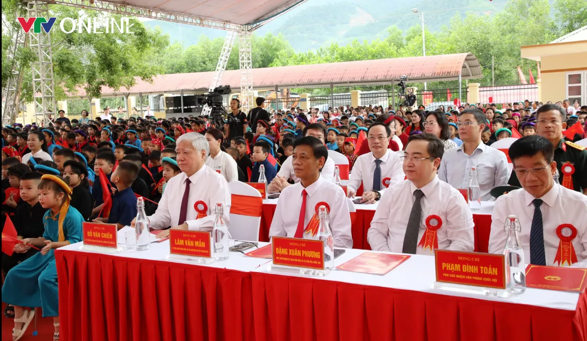 Quảng Ninh chăm lo gần 372.000 học sinh bước vào năm học mới - Ảnh 5.