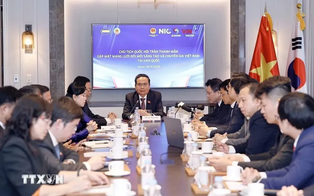 Chủ tịch Quốc hội Trần Thanh Mẫn gặp mặt các thành viên Mạng lưới Đổi mới sáng tạo và chuyên gia Việt Nam tại Hàn Quốc (Ảnh: Quốc hội)
