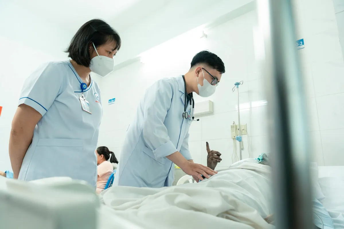 Diễn biến sức khoẻ c&aacute;c nạn nh&acirc;n vụ ch&aacute;y kh&aacute;ch sạn tại TP Hồ Ch&iacute; Minh- Ảnh 1.