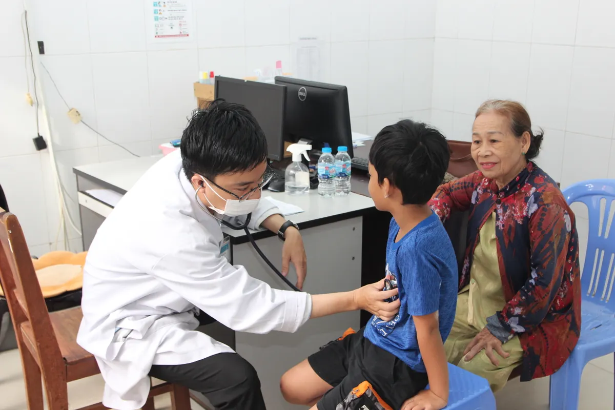 Gần 1 tỷ đồng dự kiến hỗ trợ trẻ em kh&oacute; khăn mắc tim bẩm sinh tại TP Hồ Ch&iacute; Minh - Ảnh 4.