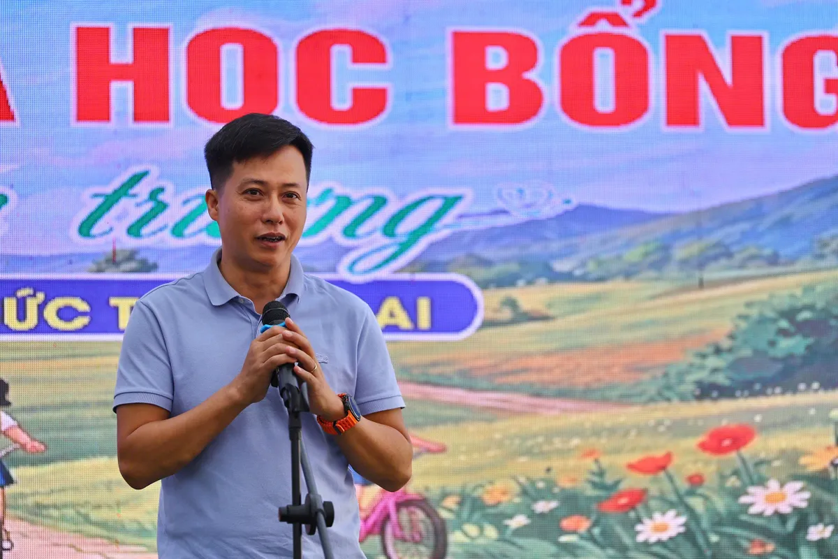 C&ugrave;ng em đến trường: Tiếp sức học sinh kh&oacute; khăn tại Kỳ Thượng- Ảnh 2.