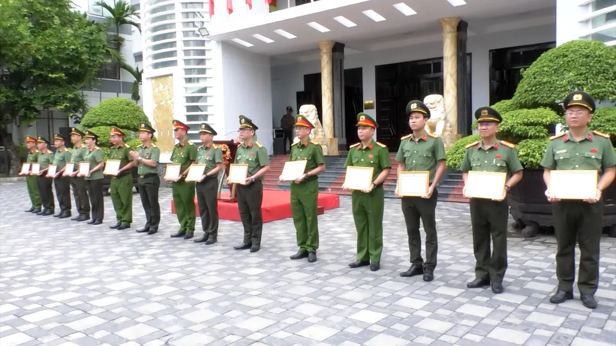 Công an thành phố Đà Nẵng tập trung nhiệm vụ trọng tâm tháng 9- Ảnh 4. Công an thành phố Đà Nẵng tập trung nhiệm vụ trọng tâm tháng 9- Ảnh 4.