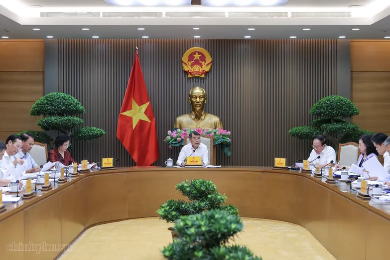 ĐẶT AN TO&Agrave;N, SỨC KHỎE CHO NGƯỜI D&Acirc;N L&Ecirc;N H&Agrave;NG ĐẦU - Ảnh 1.
