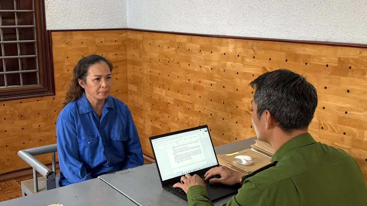 Khởi tố 9 cán bộ bảo vệ rừng và 1 chủ doanh nghiệp đưa, nhận hối lộ - Ảnh 2.
