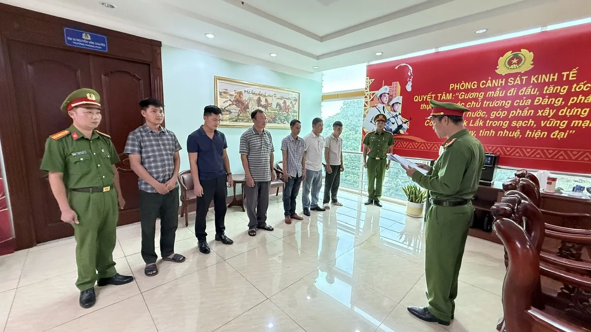 Khởi tố 9 cán bộ bảo vệ rừng và 1 chủ doanh nghiệp đưa, nhận hối lộ - Ảnh 4.