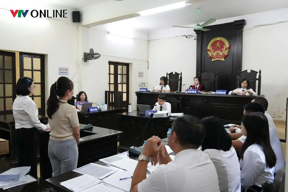 Phạt tù 2 bị cáo gây rối trong vụ “tranh chấp khoảng không” ở Hà Nội - Ảnh 1.