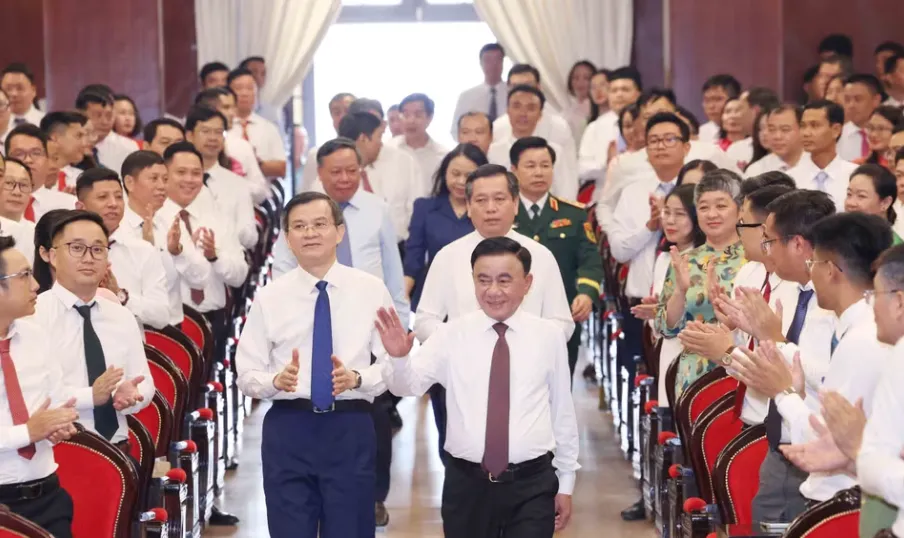 Thường trực Ban Bí thư Trần Cẩm Tú dự Lễ khai giảng tại Học viện Chính trị quốc gia Hồ Chí Minh - Ảnh 2.