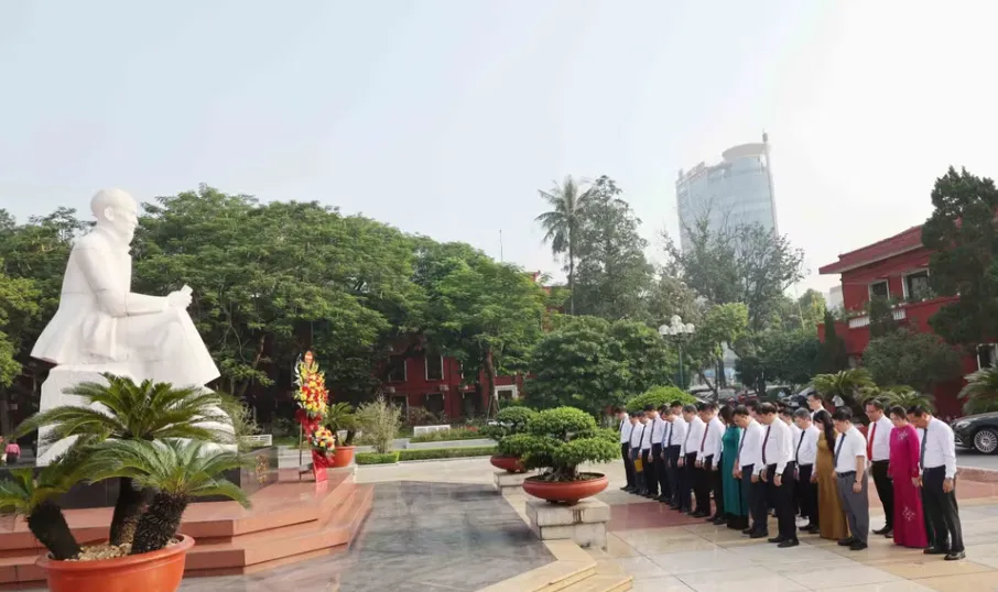 Thường trực Ban Bí thư Trần Cẩm Tú dự Lễ khai giảng tại Học viện Chính trị quốc gia Hồ Chí Minh - Ảnh 1.