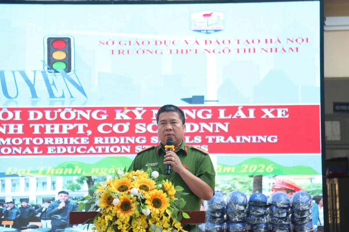 2.000 học sinh THPT Hà Nội thực hành kỹ năng tham gia giao thông an toàn - Ảnh 3.