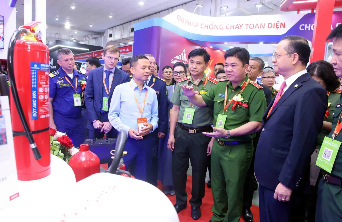 Từng bước hình thành hệ sinh thái công nghiệp Phòng cháy chữa cháy và Cứu nạn cứu hộ - Ảnh 2.