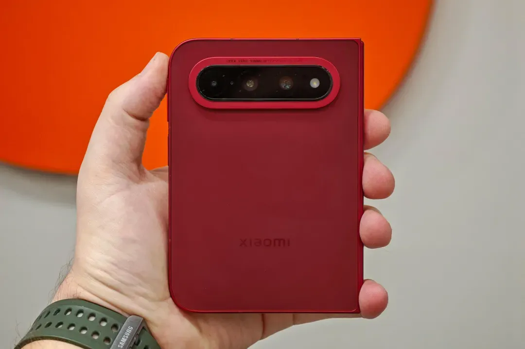 Apple bước vào cuộc đua của những chiếc máy "gập"- Ảnh 1.