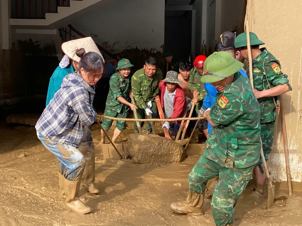 Toàn quân chủ động, sẵn sàng ứng phó các hình thái thiên tai - Ảnh 1.
