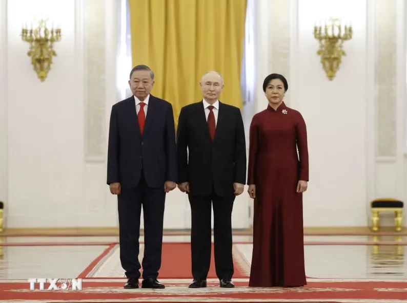 Tổng thống Nga Vladimir Putin chủ trì Lễ đón Tổng Bí thư, Chủ tịch nước Tô Lâm và Phu nhân - Ảnh 3.