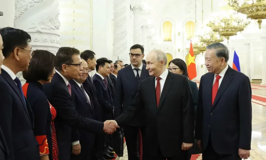 Tổng thống Nga Vladimir Putin chủ trì Lễ đón Tổng Bí thư, Chủ tịch nước Tô Lâm và Phu nhân - Ảnh 4.