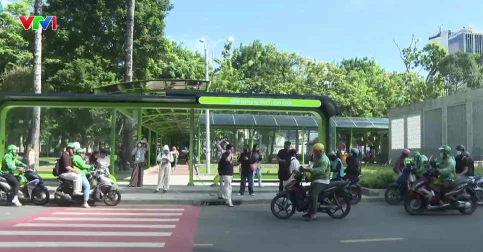 Thêm nhiều nhà chờ xe buýt kết nối với nhà ga metro - Ảnh 1.