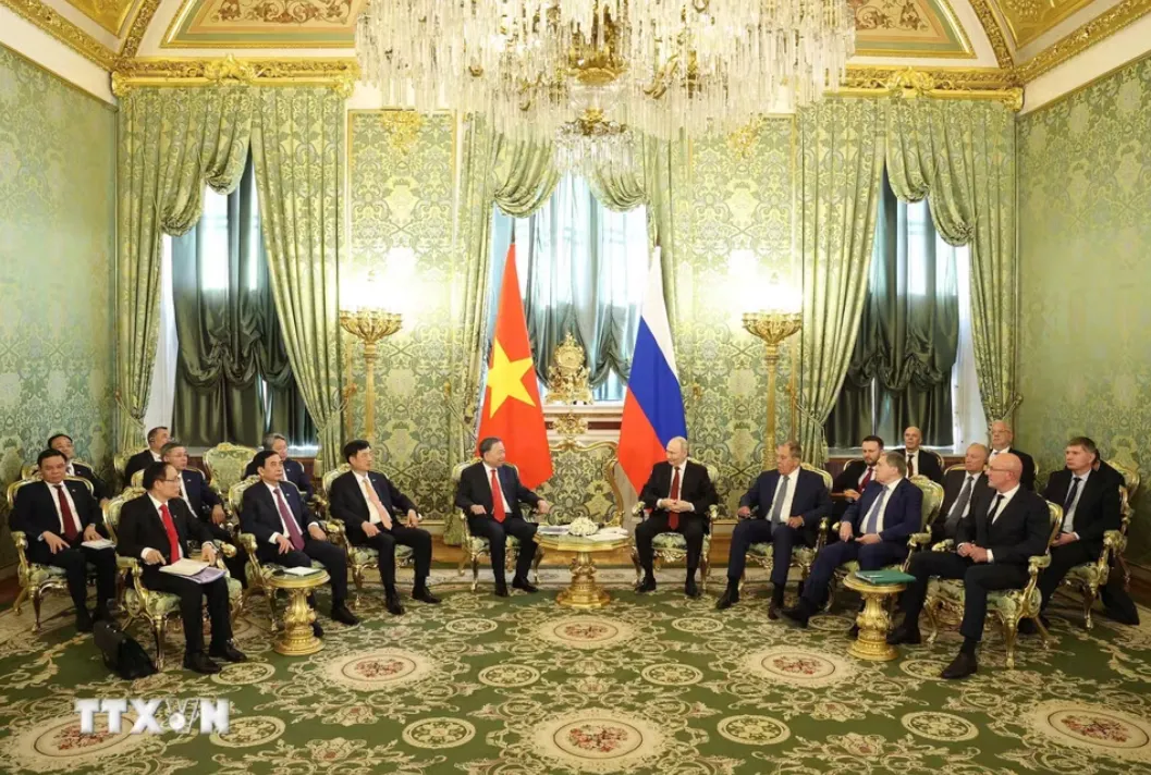 Tổng B&iacute; thư, Chủ tịch nước T&ocirc; L&acirc;m hội đ&agrave;m với Tổng thống Li&ecirc;n bang Nga Vladimir Putin - Ảnh 2.