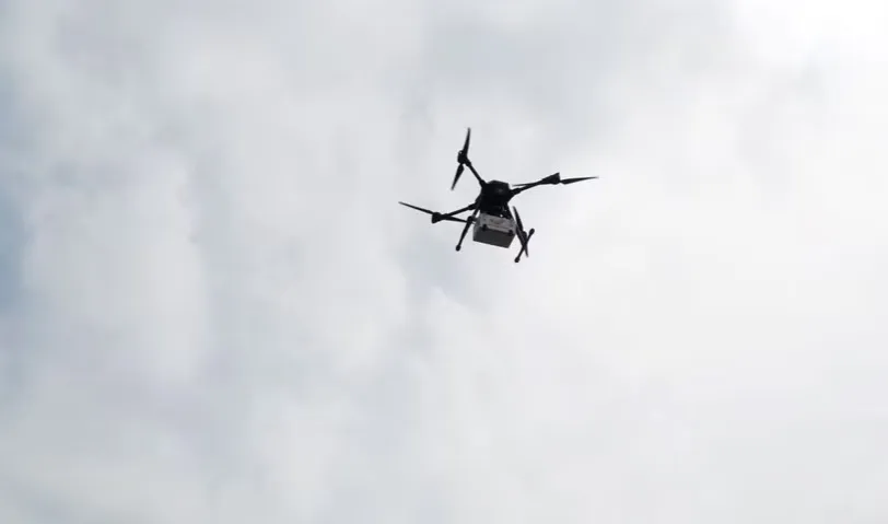 Kiểm soát nguy cơ từ UAV với an toàn hàng không - Ảnh 1.