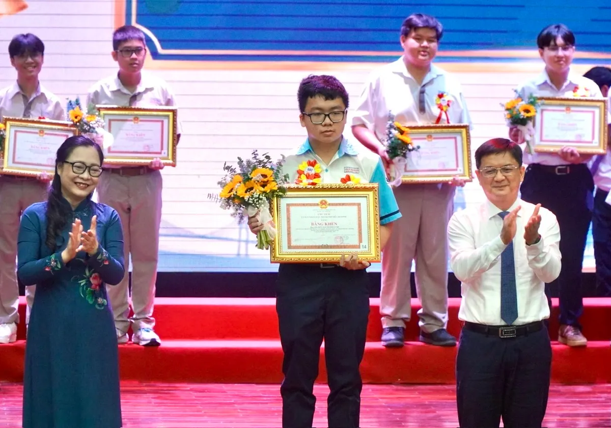 TP Hồ Chí Minh đẩy mạnh ứng dụng AI để đào tạo học sinh giỏi - Ảnh 9.