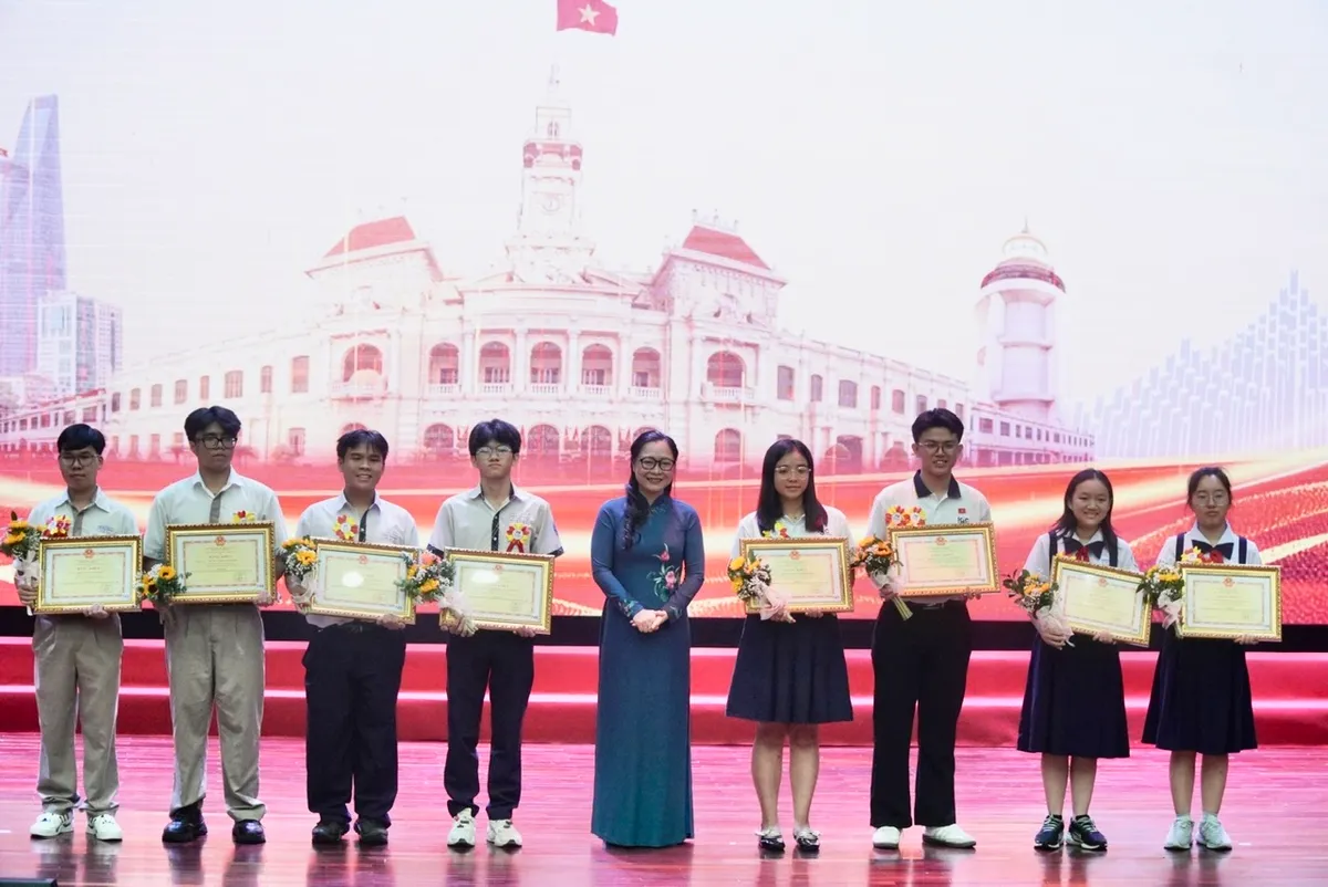 TP Hồ Chí Minh đẩy mạnh ứng dụng AI để đào tạo học sinh giỏi - Ảnh 8.