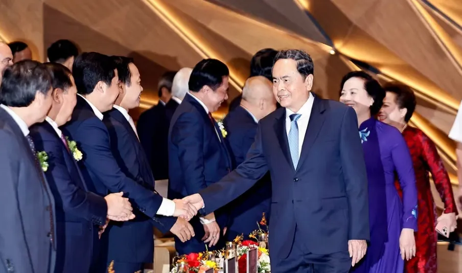 Chủ tịch Quốc hội dự Lễ đón nhận Danh hiệu Anh hùng Lao động, Huân chương Lao động của Tập đoàn BRG - Ảnh 1.