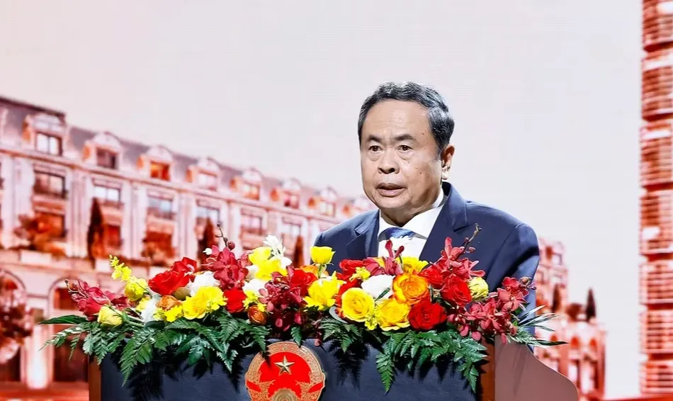 Chủ tịch Quốc hội dự Lễ đón nhận Danh hiệu Anh hùng Lao động, Huân chương Lao động của Tập đoàn BRG - Ảnh 3.