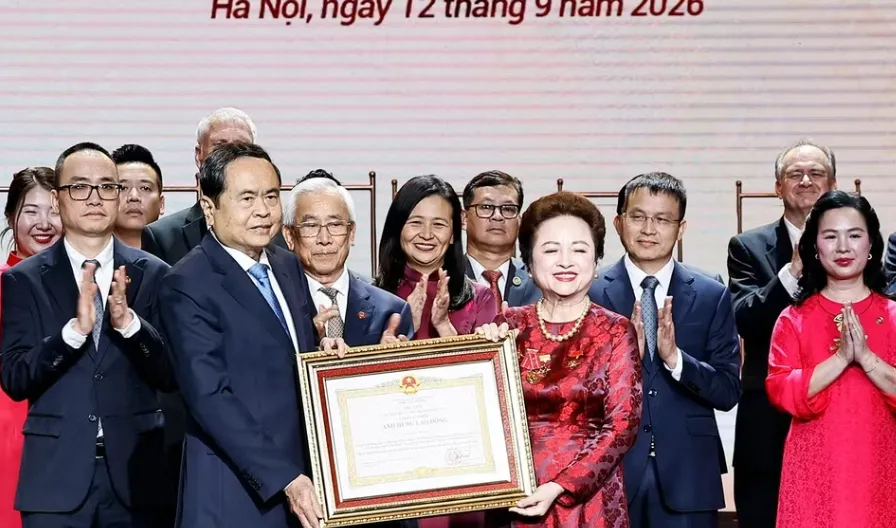 Chủ tịch Quốc hội dự Lễ đón nhận Danh hiệu Anh hùng Lao động, Huân chương Lao động của Tập đoàn BRG - Ảnh 2.