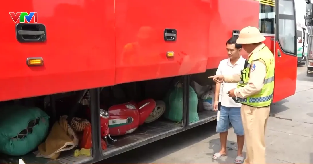 Cảnh báo nhiều nguyên nhân chủ quan gây cháy xe khách - Ảnh 1.