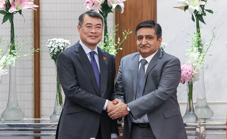 Thủ tướng tiếp lãnh đạo các tổ chức kinh tế và tài chính nhân dịp dự Hội nghị thượng đỉnh BRICS - Ảnh 3.