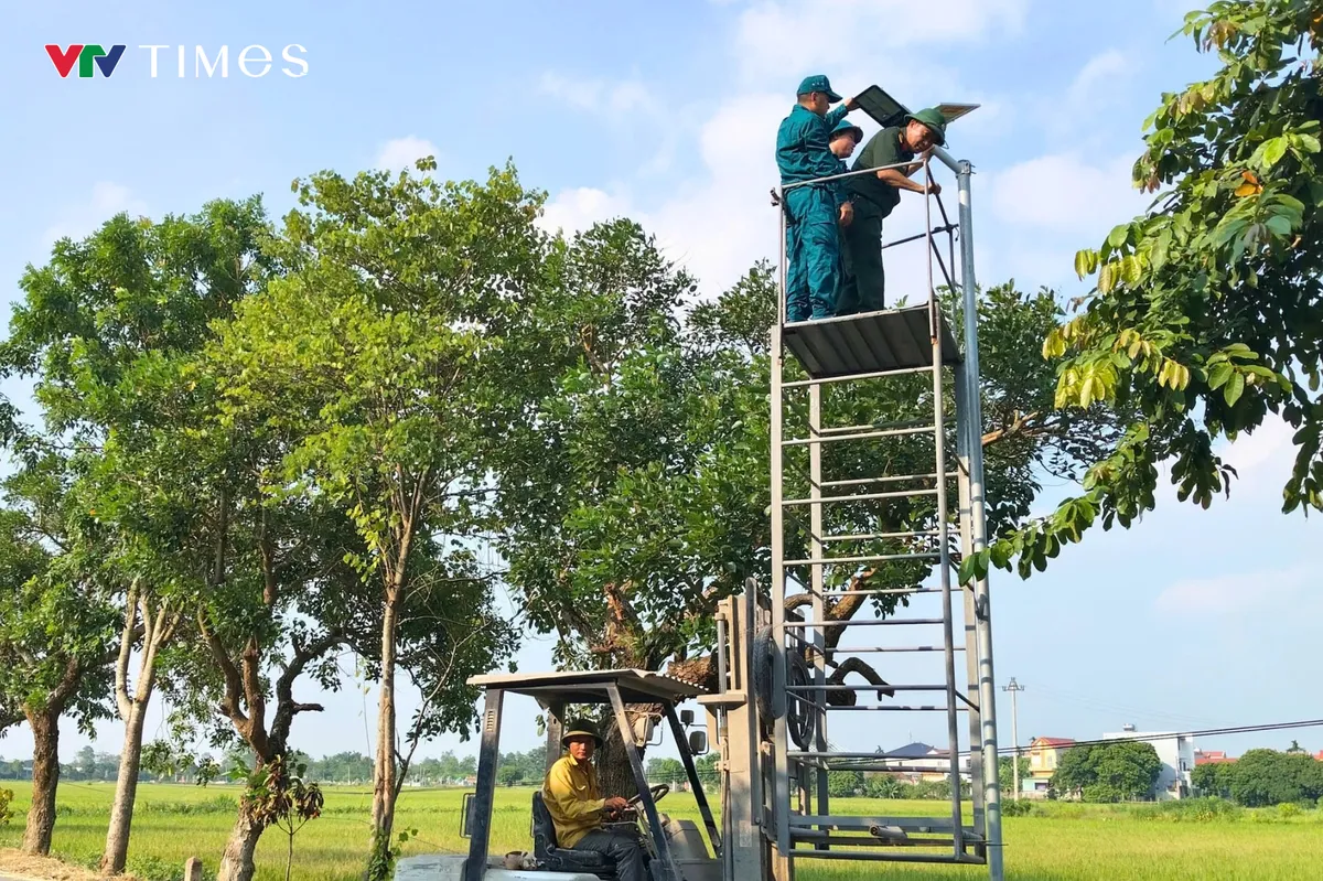 Ninh Bình: Những ánh đèn nghĩa tình trên đường quê Hiển Khánh - Ảnh 2.