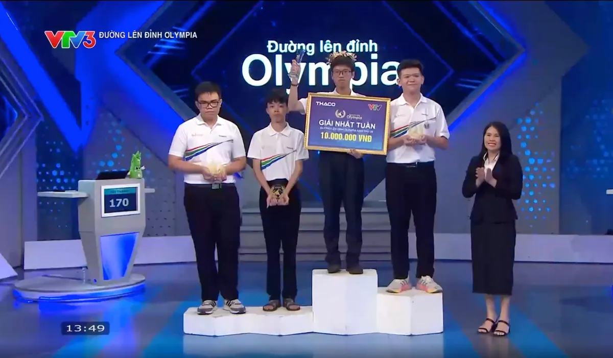 Đường lên đỉnh Olympia: Giành 390 điểm ngoạn mục, nam sinh Hà Nội áp đảo đối thủ vào thi tháng- Ảnh 5.