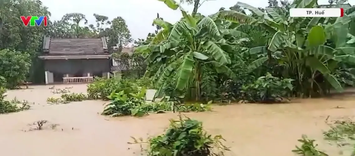 MƯA LỚN G&Acirc;Y NGẬP LỤT CHIA CẮT NHIỀU ĐỊA PHƯƠNG  - Ảnh 1.