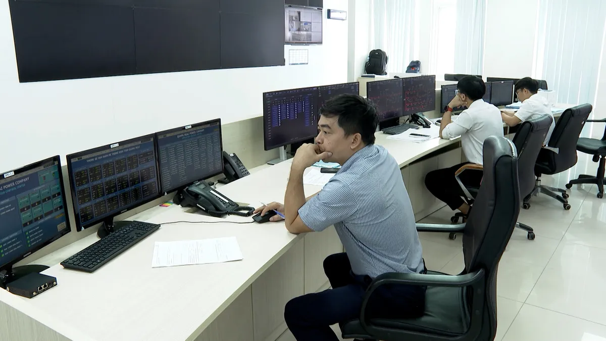 Điện lực Quảng Ngãi ứng dụng công nghệ, nâng tầm vận hành lưới điện- Ảnh 2. Điện lực Quảng Ngãi ứng dụng công nghệ, nâng tầm vận hành lưới điện- Ảnh 2.