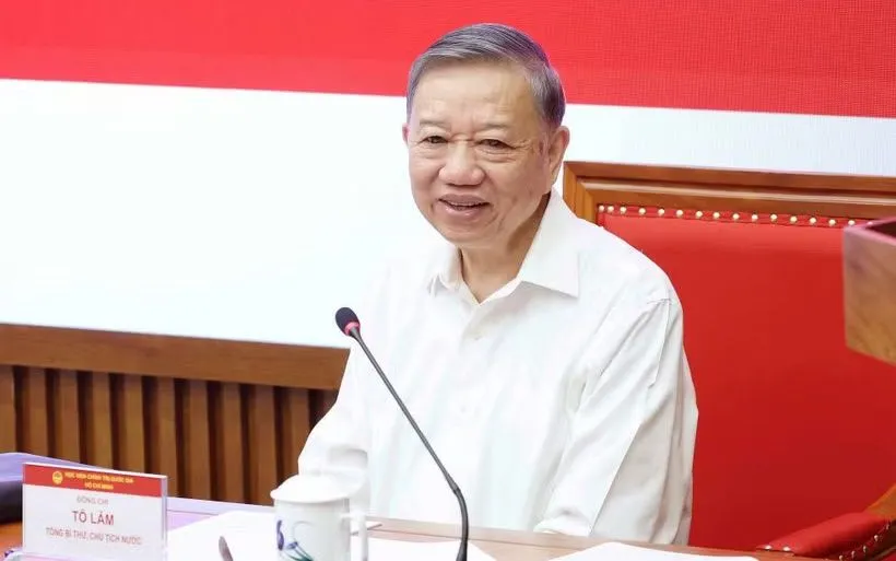 Tổng Bí thư, Chủ tịch nước Tô Lâm trao đổi và truyền đạt Chuyên đề. (Ảnh: Thống Nhất/TTXVN)