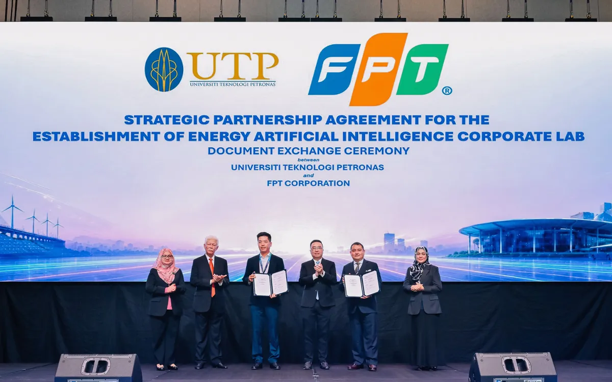 FPT và UTP ký kết thành lập Phòng Nghiên cứu AI Năng lượng tại lễ khai mạc Hội nghị Kỹ thuật, Khoa học và Công nghệ Thế giới – ESTCON2026, trước sự chứng kiến của Bộ trưởng Bộ Khoa học, Công nghệ và Đổi mới Malaysia. Ảnh: FPT 