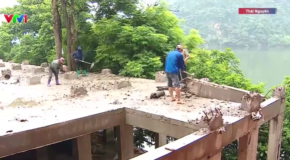 Tháo dỡ công trình vi phạm tại Vườn Quốc gia Ba Bể - Ảnh 3.
