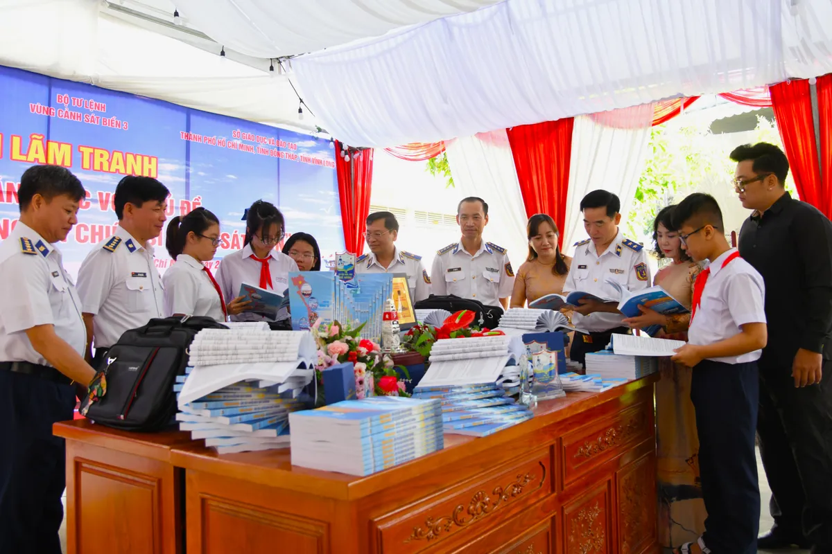 Lan tỏa s&acirc;u rộng t&igrave;nh y&ecirc;u biển, đảo qu&ecirc; hương trong thế hệ trẻ - Ảnh 2.