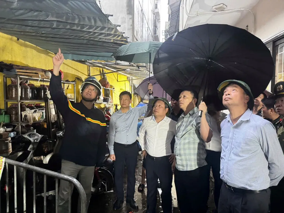 5 người tử vong trong vụ cháy nhà 4 tầng ở Hà Nội - Ảnh 2.