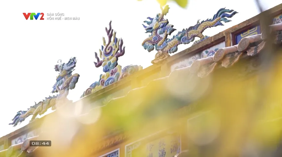 Dám sống: Khám phá nghệ thuật men màu - hồn của Huế - Ảnh 1.